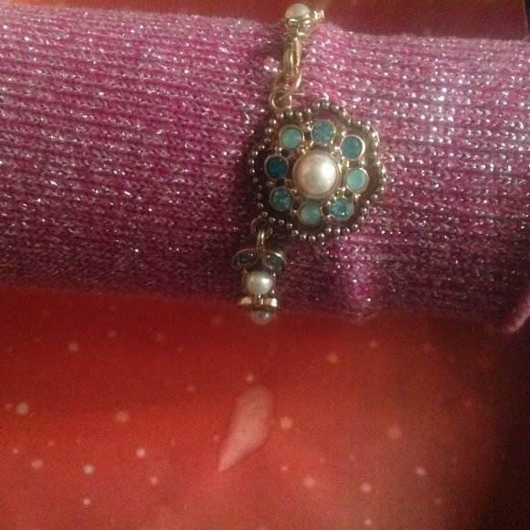 Vintage Faux Pearl, Rhinestone & Moonstone Link Bracelet for the Smaller Wrist - Picture 4 of 6